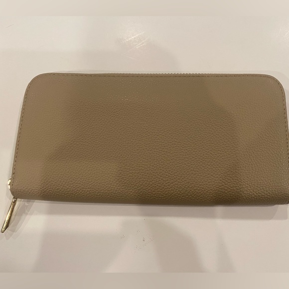 Tan Wallet - Picture 2 of 3